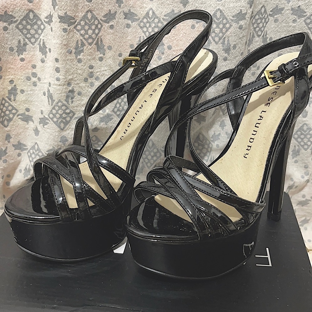 Black Chinese Laundry Teaser 2 Heels (Size 5.5)